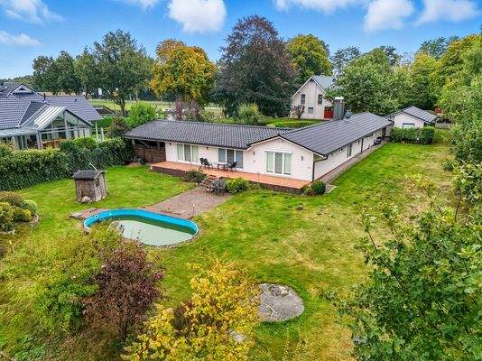 Haus 1 mit Außenpool