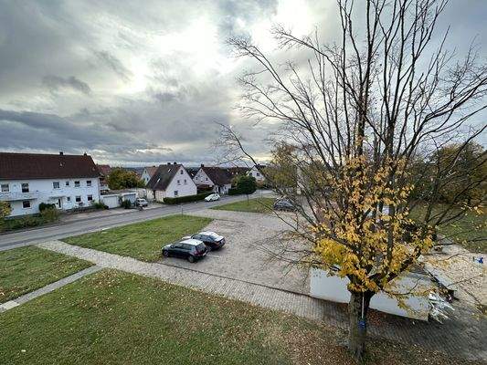 Stellplatz und Blick vom Balkon