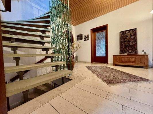 Diele mit Treppenaufgang