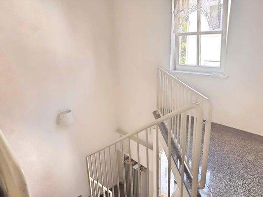 Treppenhaus Merhfamilienhaus-09-06 at 13.21.23(3)