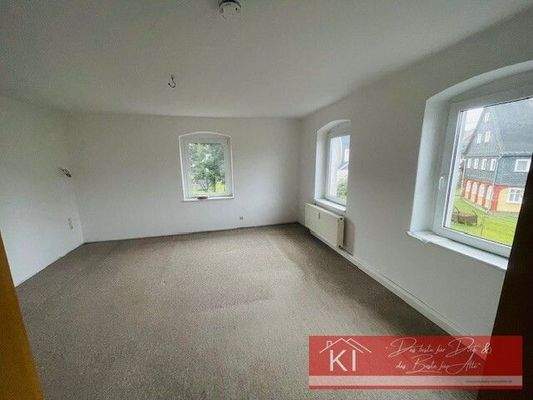 OG Schlafzimmer an Wohnzimmer