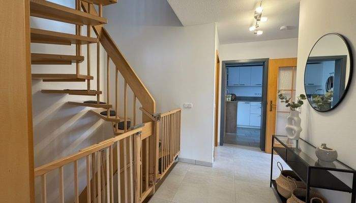 Flur mit Blick in die Küche