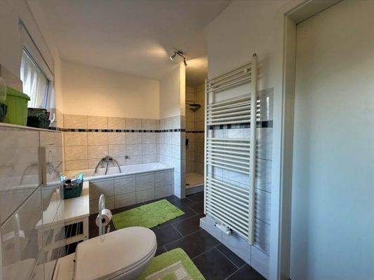 Badezimmer Bild 2 OG