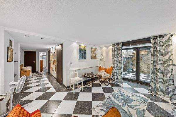 Kellergeschoss mit Außenzugang