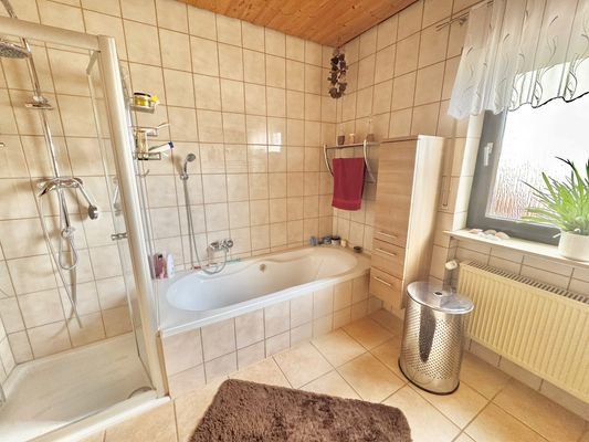 Badezimmer Obergeschoss (2)