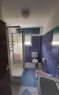 Badezimmer mit Dusche im OG 