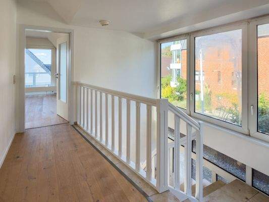 Treppenaufgang im OG