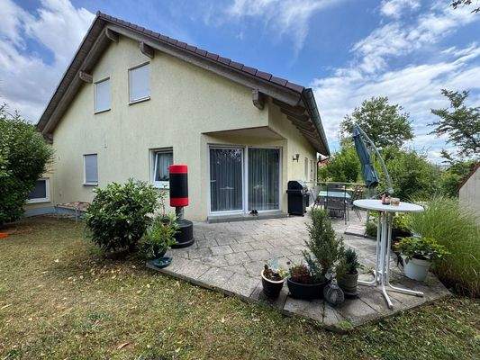 Blick Haus & Terrasse