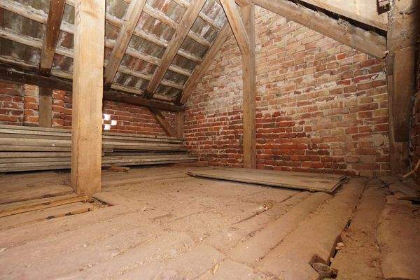 Dachboden Stall rechts (2).jpg