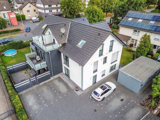 Außenaufnahme & Stellplätze