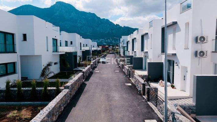Detached Villas in Advanced Complex in North Cyprus Girne