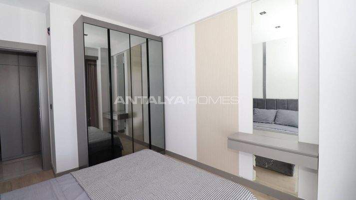 Flats in Complex near Main Street in Antalya Altintas