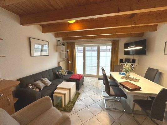 Wohnzimmer mit Eßbereich