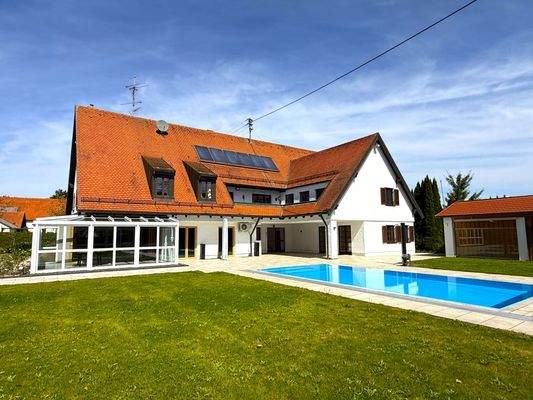 DER ABEND KLINGT HIER AUS