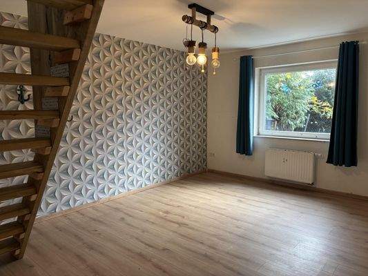 Zimmer mit Aufgang Dachgeschoss