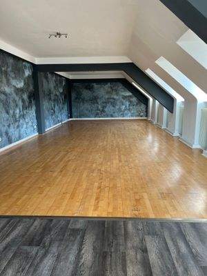 Raum 2 Parkettbereich.jpg