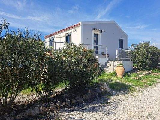 Kreta – Modernes Neubauhaus mit privatem Pool und Bergblick