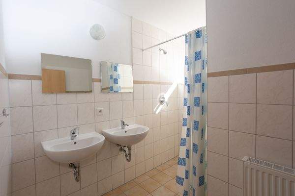 Gästehaus Beispiel Badezimmer