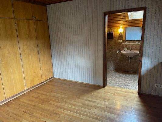 Blick ins Badezimmer DG