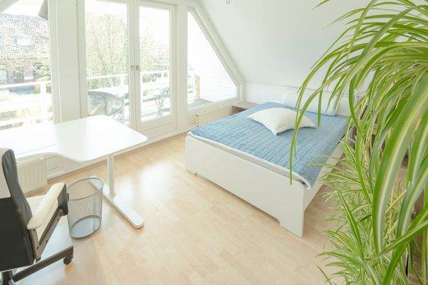 Schlafzimmer mit Loggia