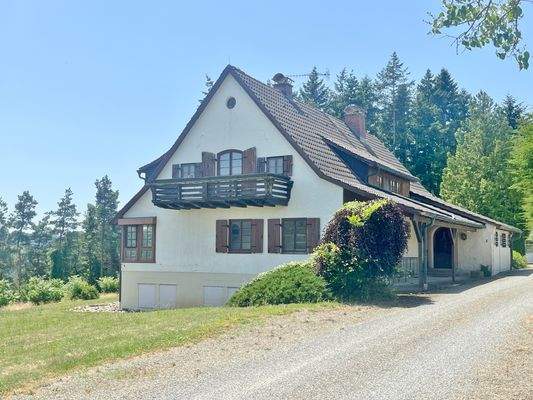 Das Altenteil in zeitloser Architektur mit großem Ausbaupotenzial