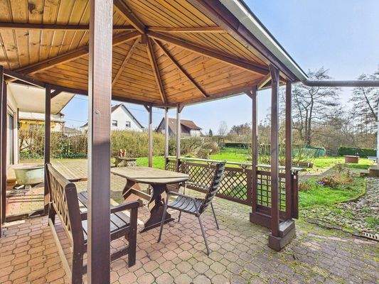 Vielseitiges Zweifamilienhaus in Wallerfangen 