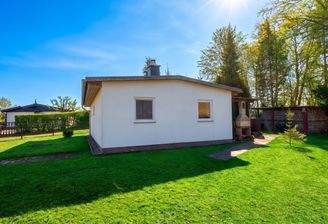 [KI-generiertes Foto] Ansicht Bungalow 