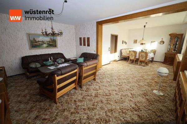 Wohnbereich mit Blick Richtung Essbereich