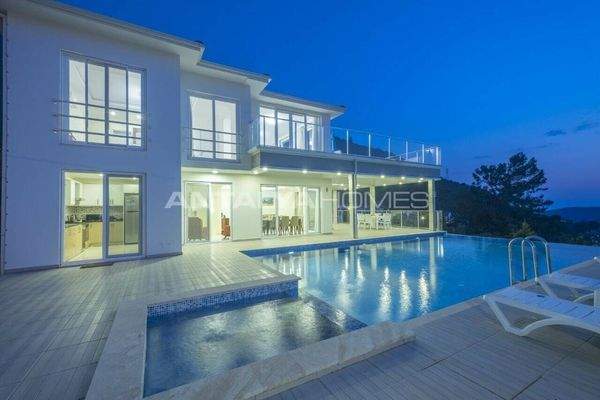 Mountain-View Villa near the Beach in Fethiye Ölüdeniz
