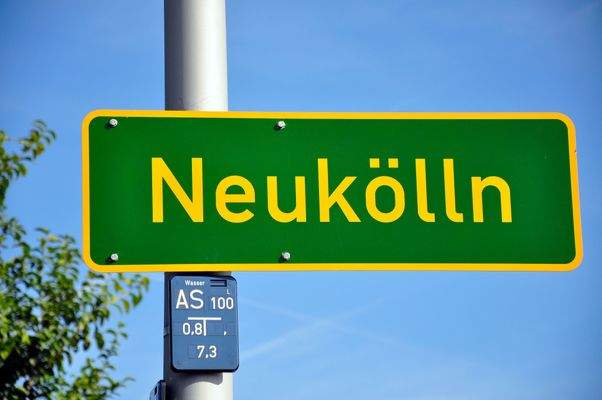 Ortsschild Neukölln