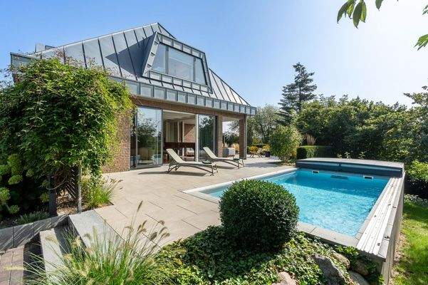 Beheizter Pool mit Gegenstromanlage