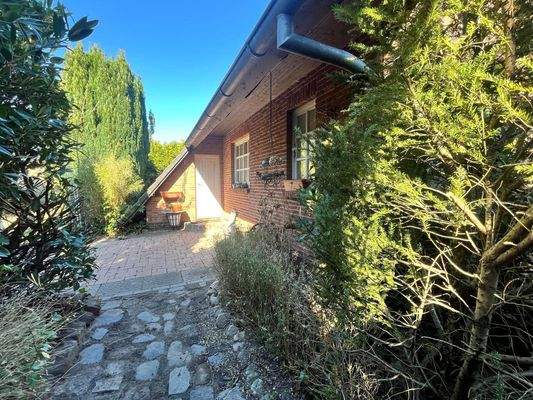 Zuweg zur kleinen Terrasse