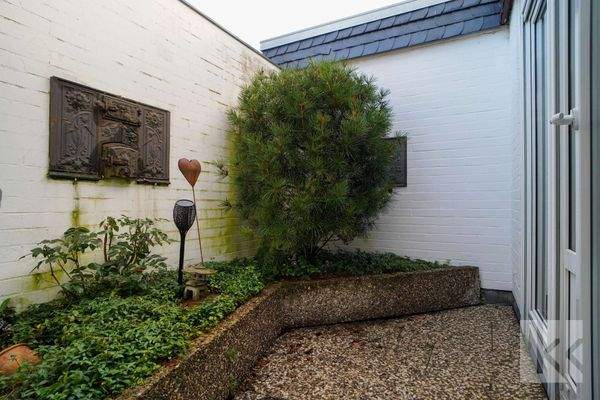 Zwischen Küche und Esszimmer befindet sich das Atrium