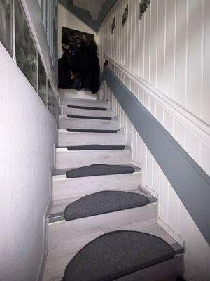 Treppe vom Keller zum EG.jpg