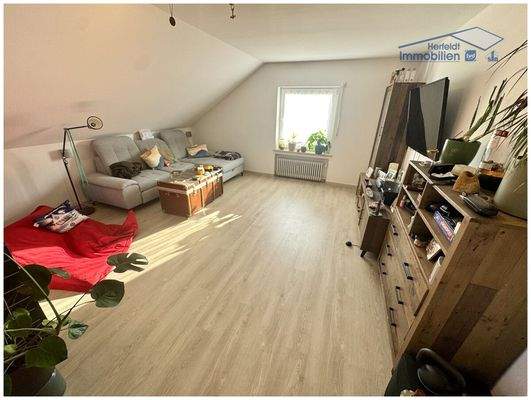 Schöne Dachgeschosswohnung