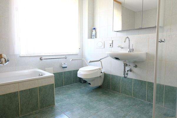 Badezimmer EG
