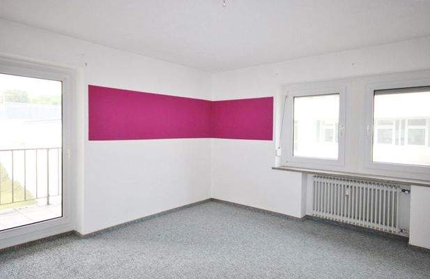 Zimmer mit Balkonaustritt (1.OG)