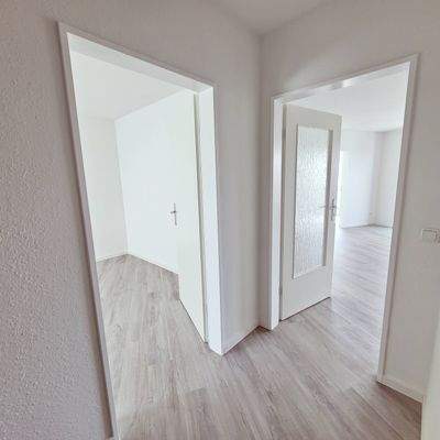 im Flur zum Wohn- u. Schlafzimmer