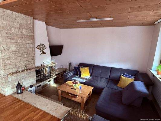 abgesetztes Kaminzimmer offen