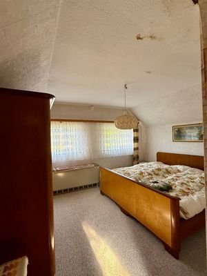 Schlafzimmer (DG)