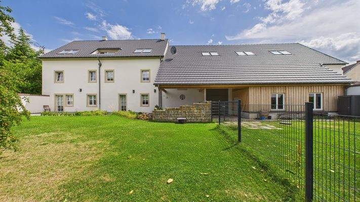 CAM01984G0-PR0497-STILL009