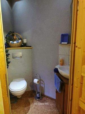 Gäste-WC im EG.jpg