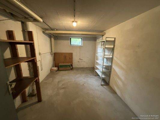 eigener großer Kellerraum