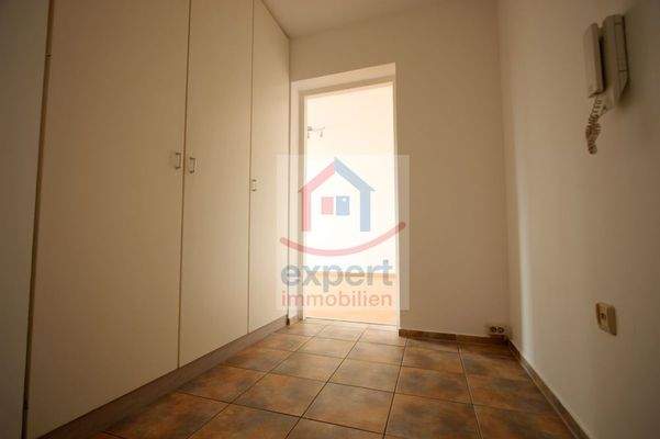 Flur mit Einbauschrank