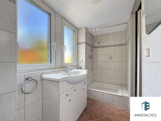 Bad 2 EG Hauptgebäude