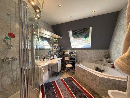 Großes Bad ( 2 von 3 )
