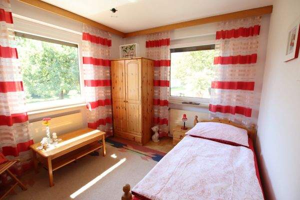 270m² gepflegter Bungalow (Zweifamilienwohnhaus) mit ausgebautem Dachgeschoss und 1.318m² Grund in Viktring in TOPLAGE