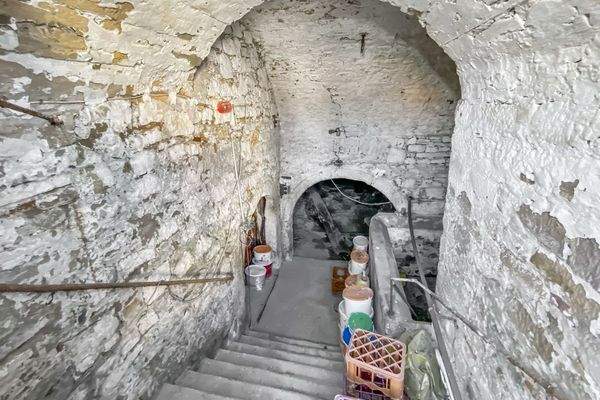 KG Treppe zum Gewölbekeller