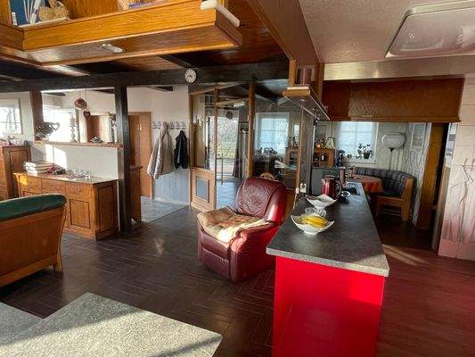 weiteren Blick Richtung Eingangsflur