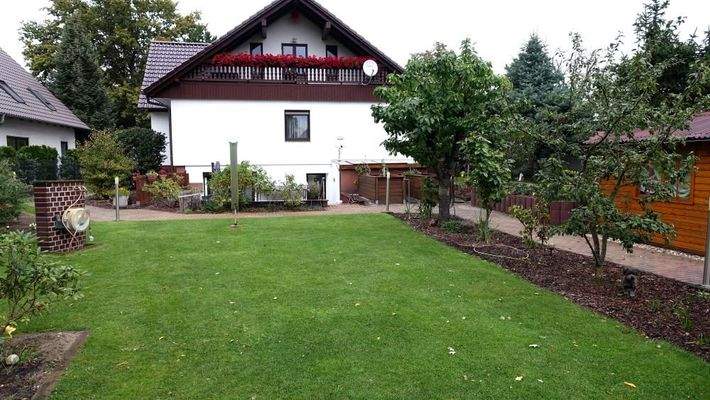 Hausansicht - Garten